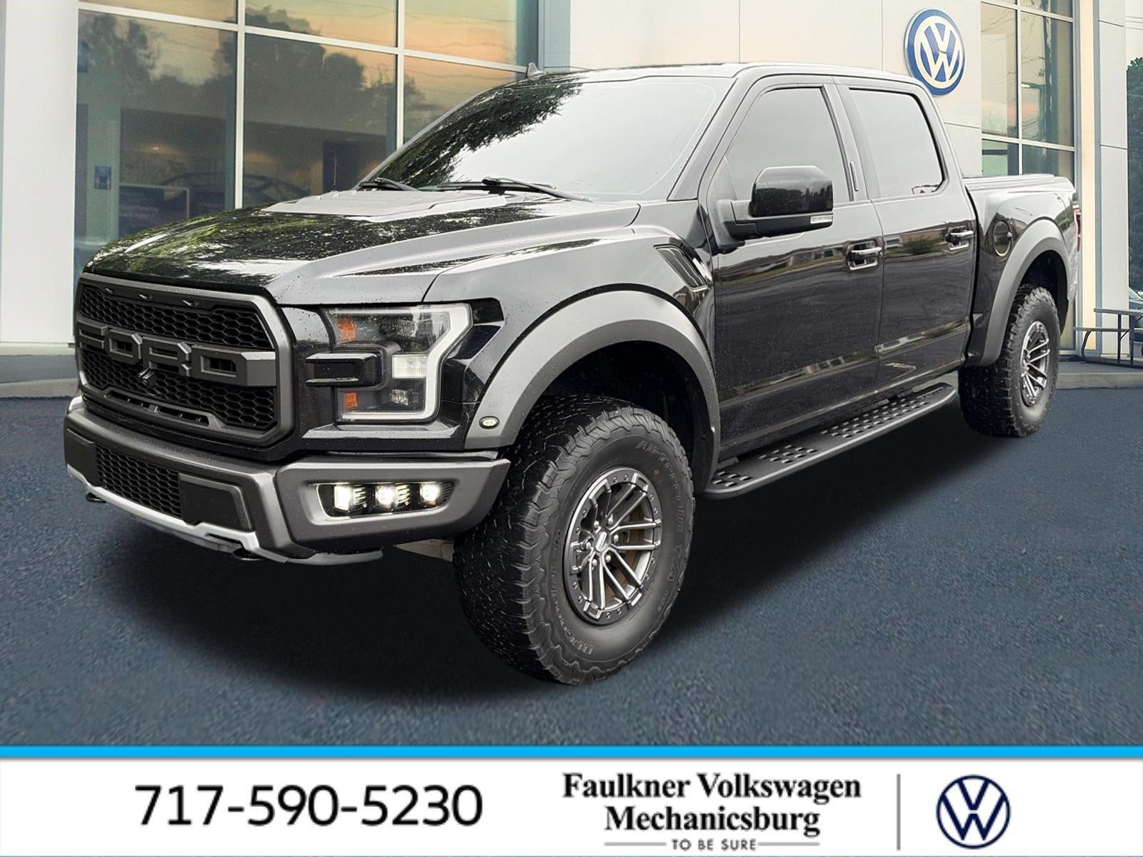 2020 Ford F-150 Raptor 4WD SuperCrew 5.5' Box in Agate Black Metallic — front three-quarter view