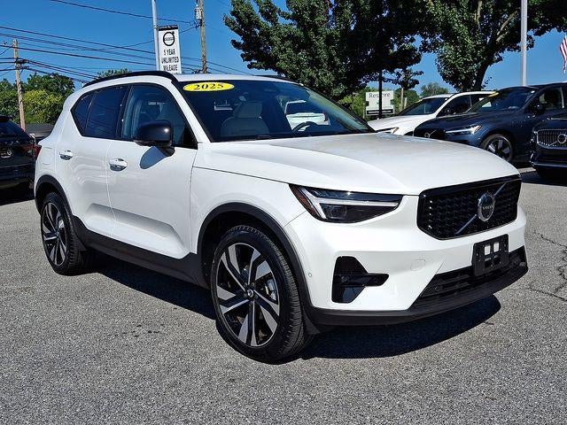 2025 Volvo XC40