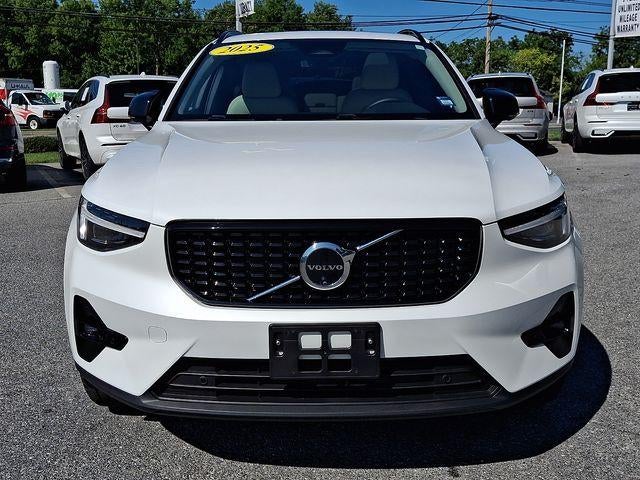 2025 Volvo XC40 — side profile view