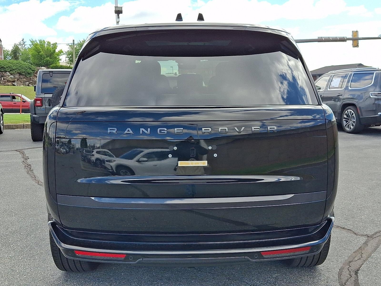 2025 Land Rover Range Rover — detail view