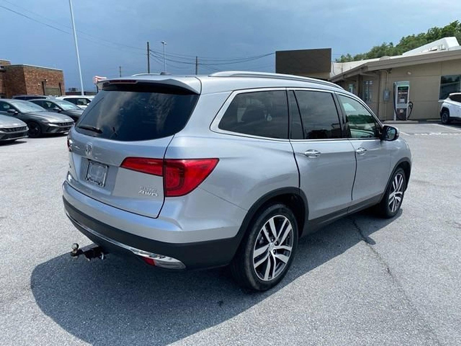 2017 Honda Pilot — detail view